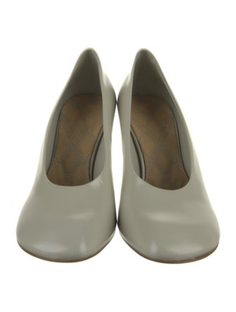 Burberry Leather Pumps