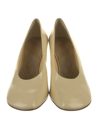 Burberry Leather Pumps