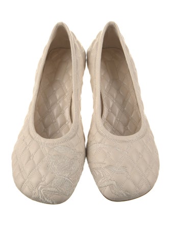 Burberry Leather Pumps