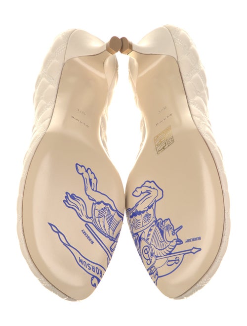 Burberry Leather Pumps
