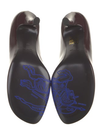 Burberry Leather Pumps