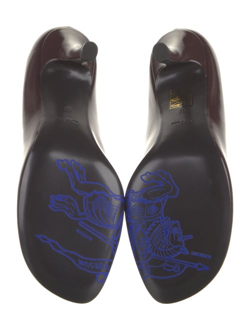 Burberry Leather Pumps