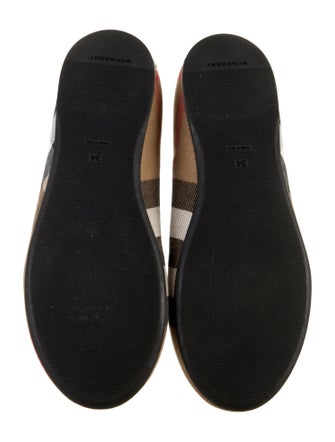 Burberry Womens Ballet Flats