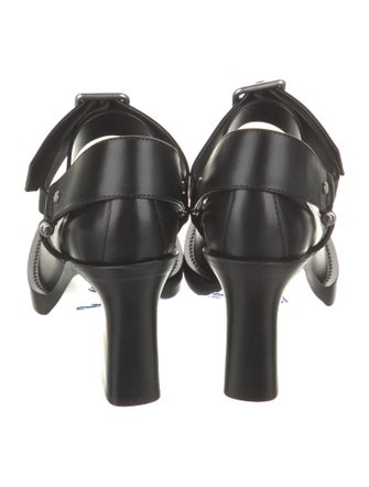 Burberry Leather Pumps