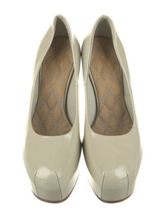 Burberry Leather Pumps