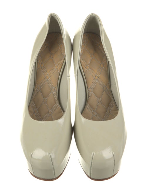 Burberry Leather Pumps
