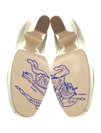 Burberry Leather Pumps