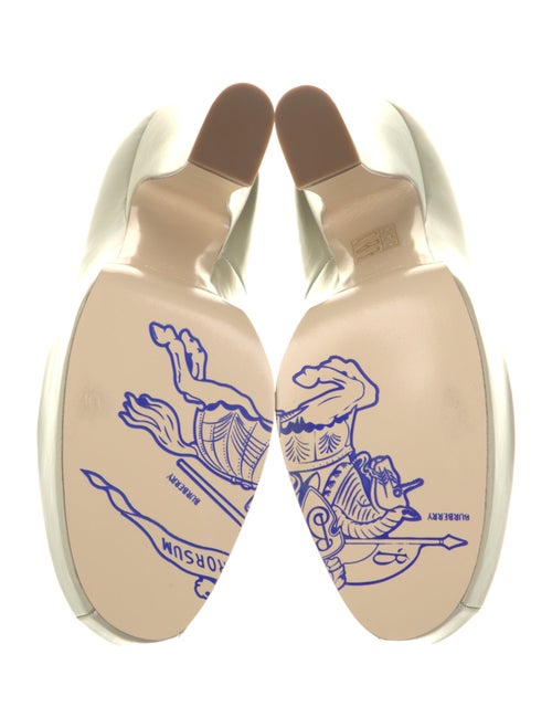 Burberry Leather Pumps