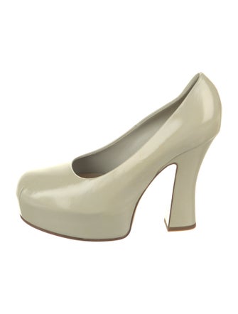 Burberry Leather Pumps