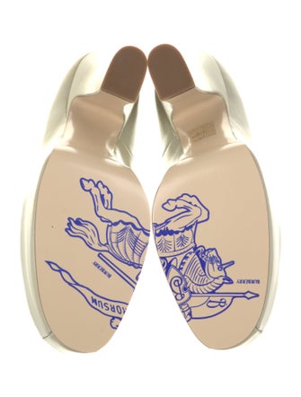 Burberry Leather Pumps