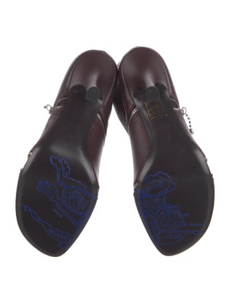 Burberry Leather Pumps