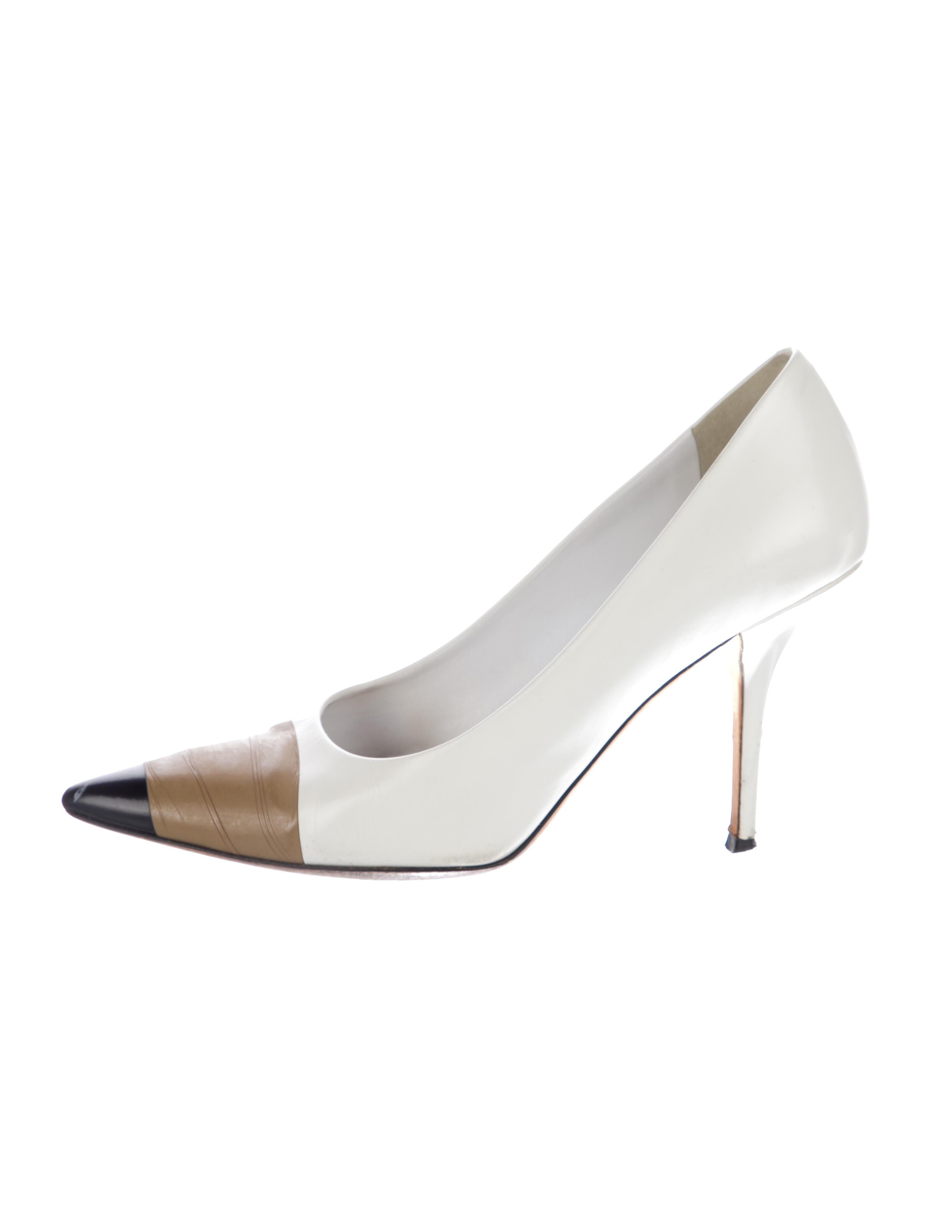Burberry Patent Leather Colorblock Pattern Pumps