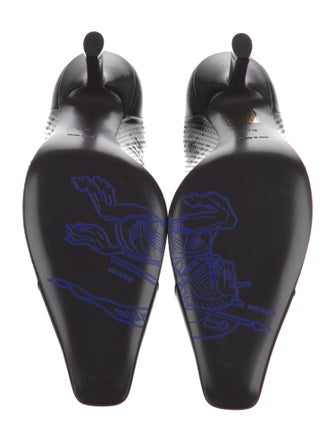 Burberry Leather Pumps