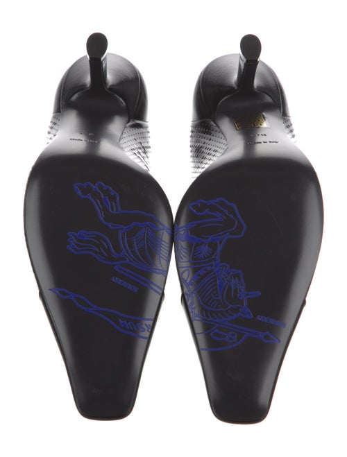 Burberry Leather Pumps