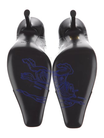 Burberry Leather Pumps