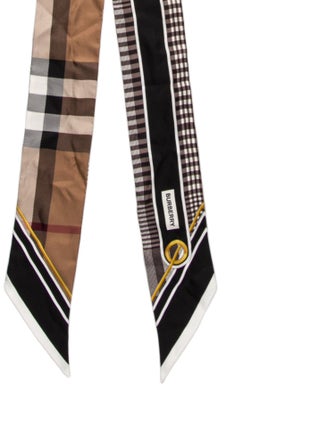 Burberry Silk House Check Pattern Stole