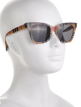 Burberry House Check Pattern Wayfarer Sunglasses