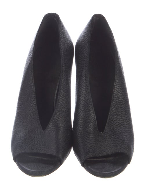 Burberry Leather Pumps