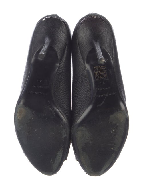 Burberry Leather Pumps