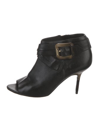 Burberry Leather Pumps