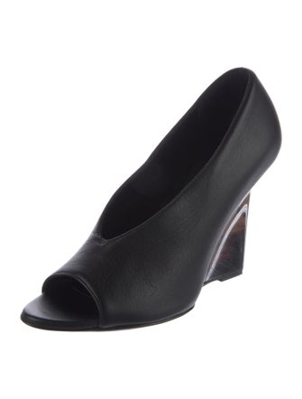 Burberry Leather Pumps