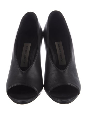 Burberry Leather Pumps