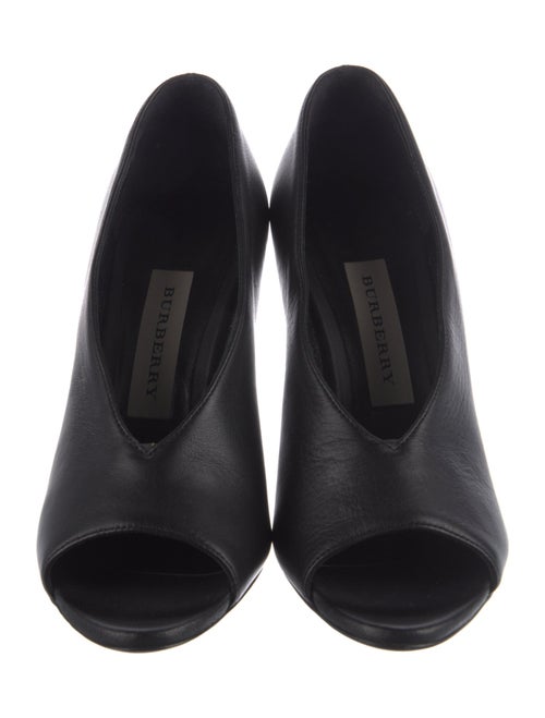 Burberry Leather Pumps