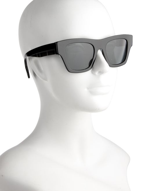 Burberry Wayfarer Tinted Sunglasses