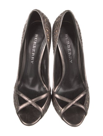 Burberry Super Nova Check Pattern Leather Pumps