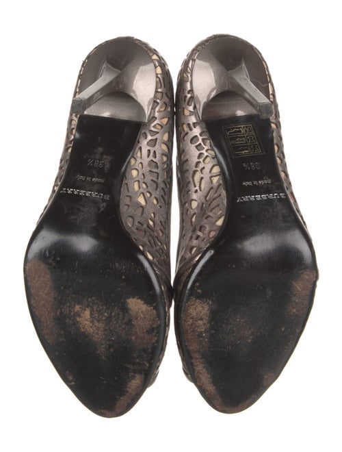 Burberry Super Nova Check Pattern Leather Pumps