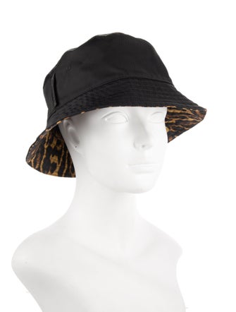 Burberry bucket hat