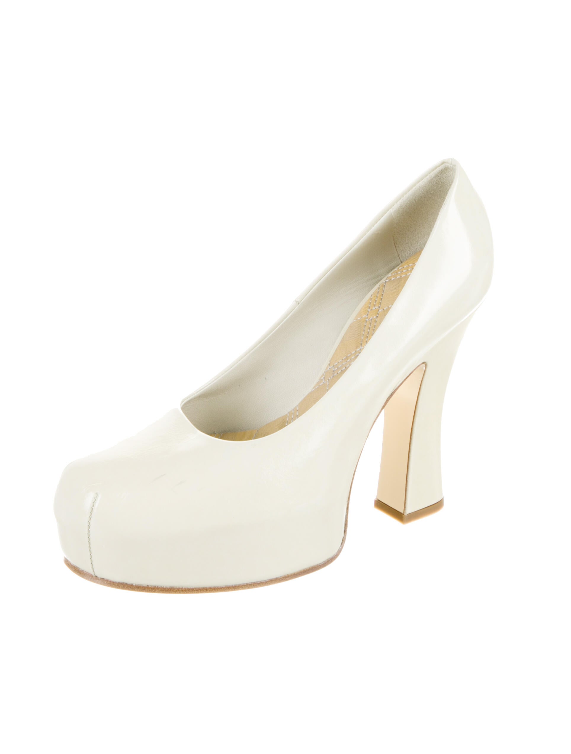 Burberry Leather Pumps