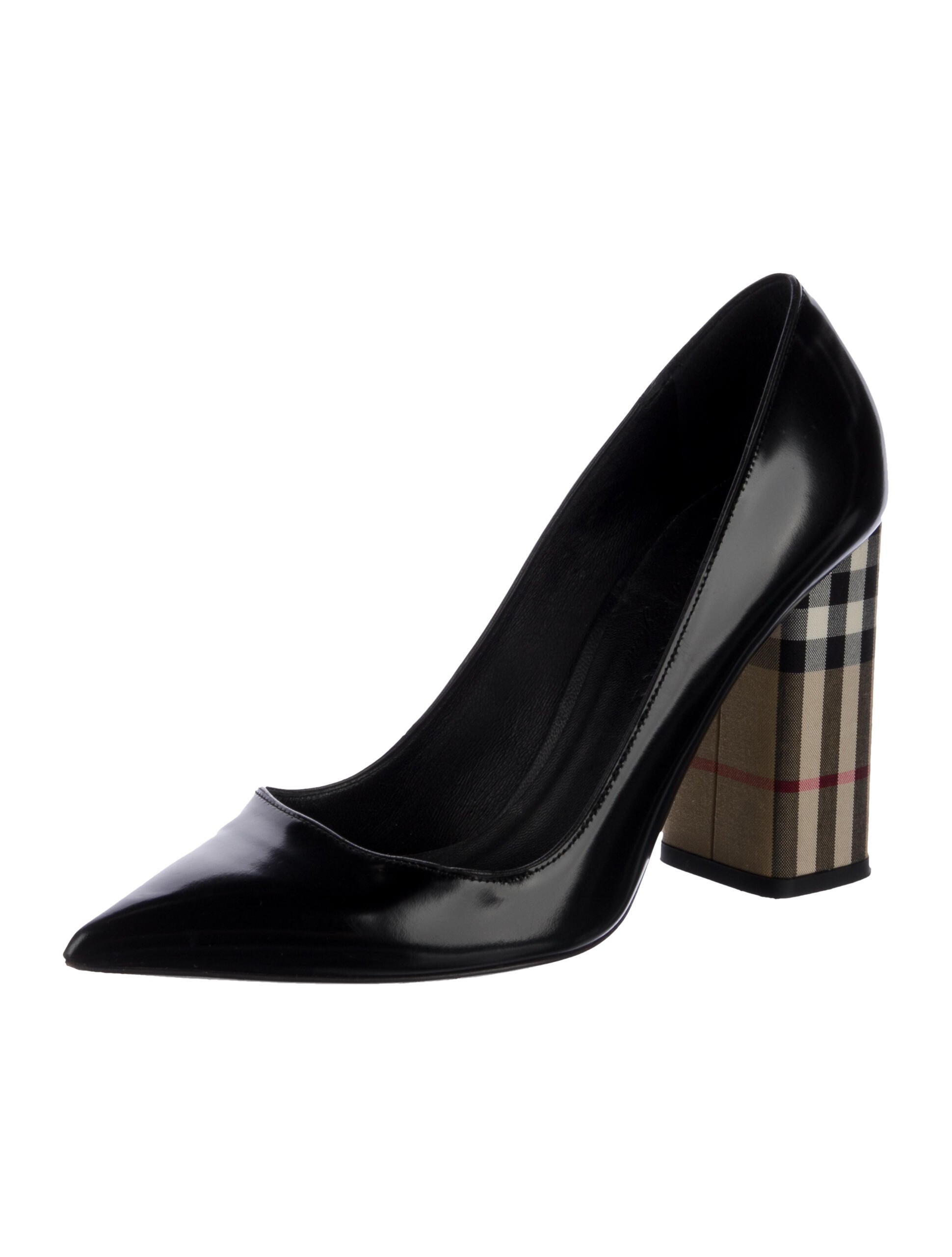 Burberry Nova Check Pattern Patent Leather Pumps