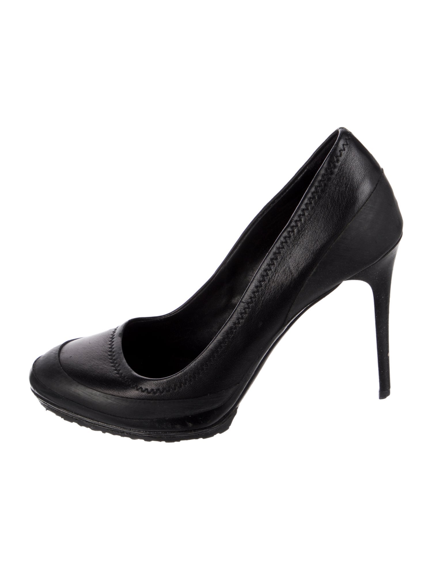 Burberry Leather Pumps