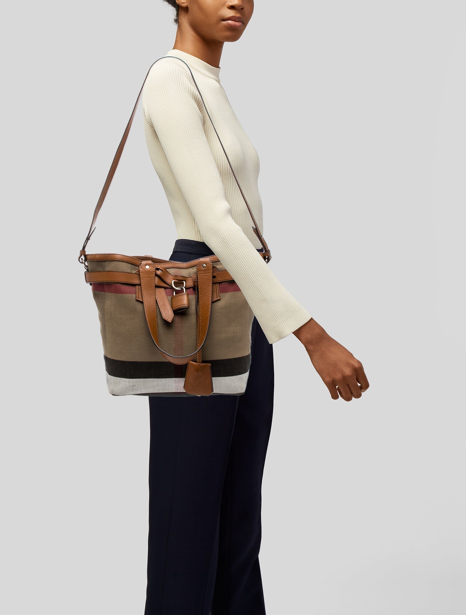 Burberry House Check Traveller Tote Medium