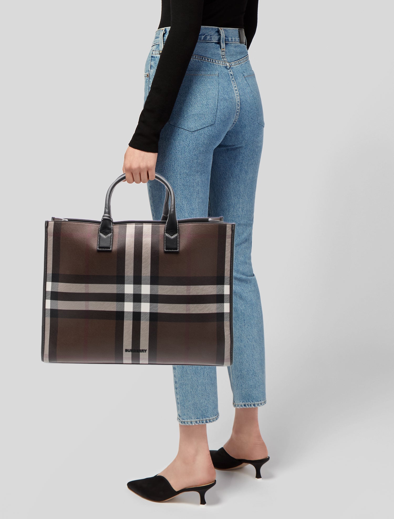Burberry Nova Check Trim Burberry Golf Bag - Black Sporting Goods