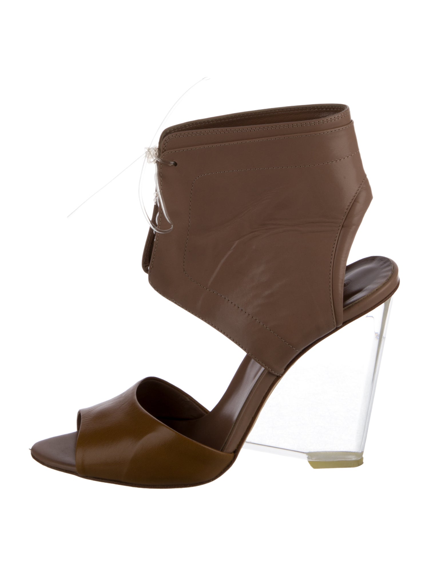 Cacharel Leather Pumps