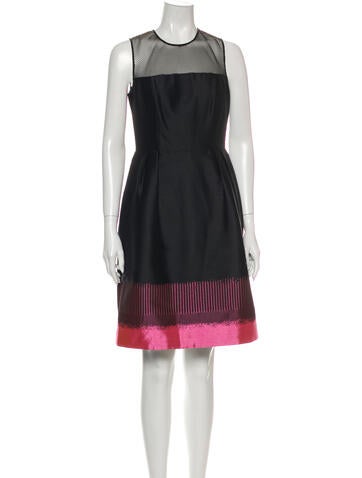 Carmen Marc Valvo Dresses Crew Neck Knee-Length Dress US 2 | XS