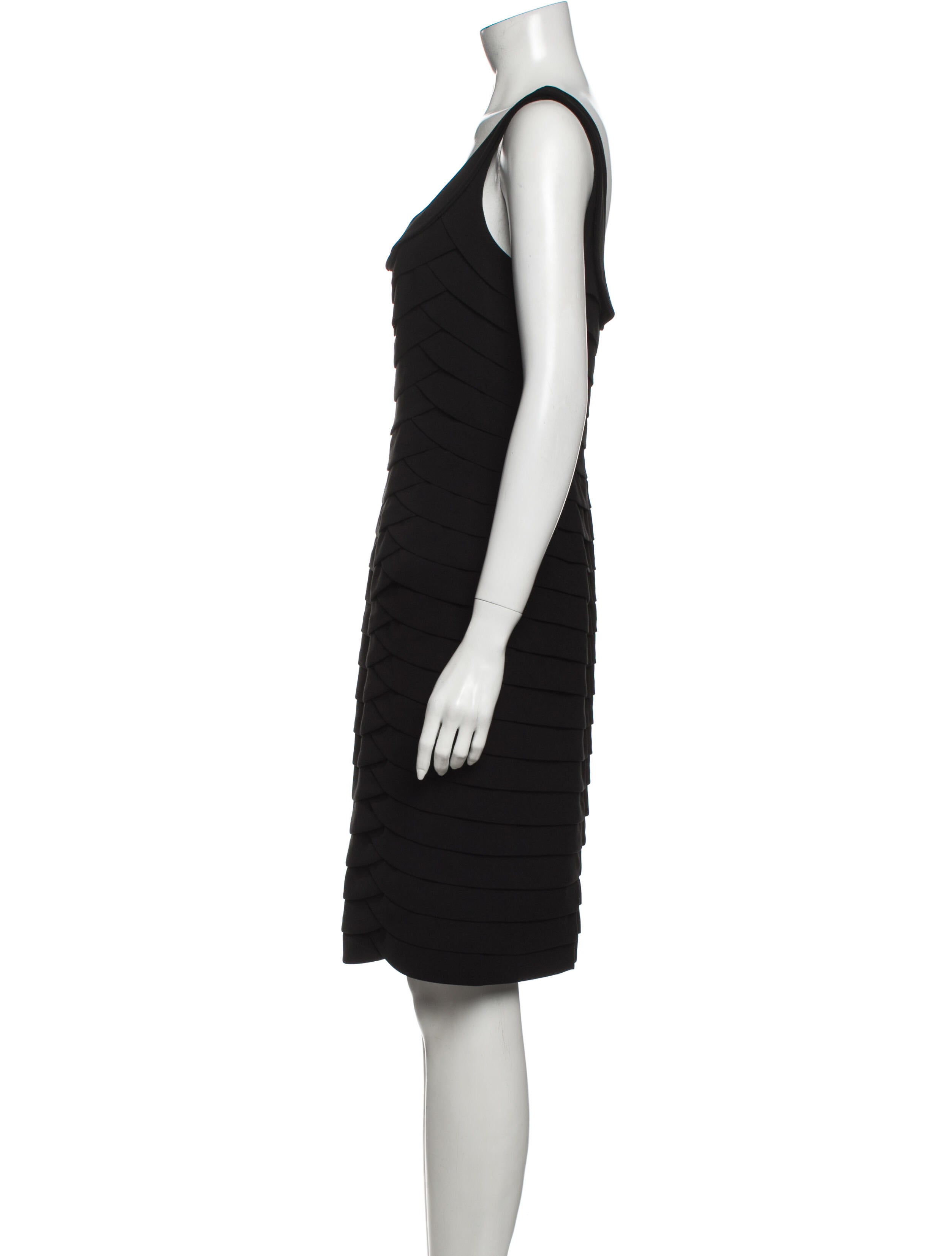 Carmen Marc Valvo Scoop Neck Knee-Length Dress
