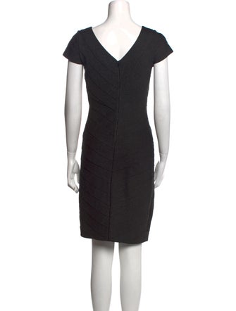 Carmen Marc Valvo V-Neck Knee-Length Dress