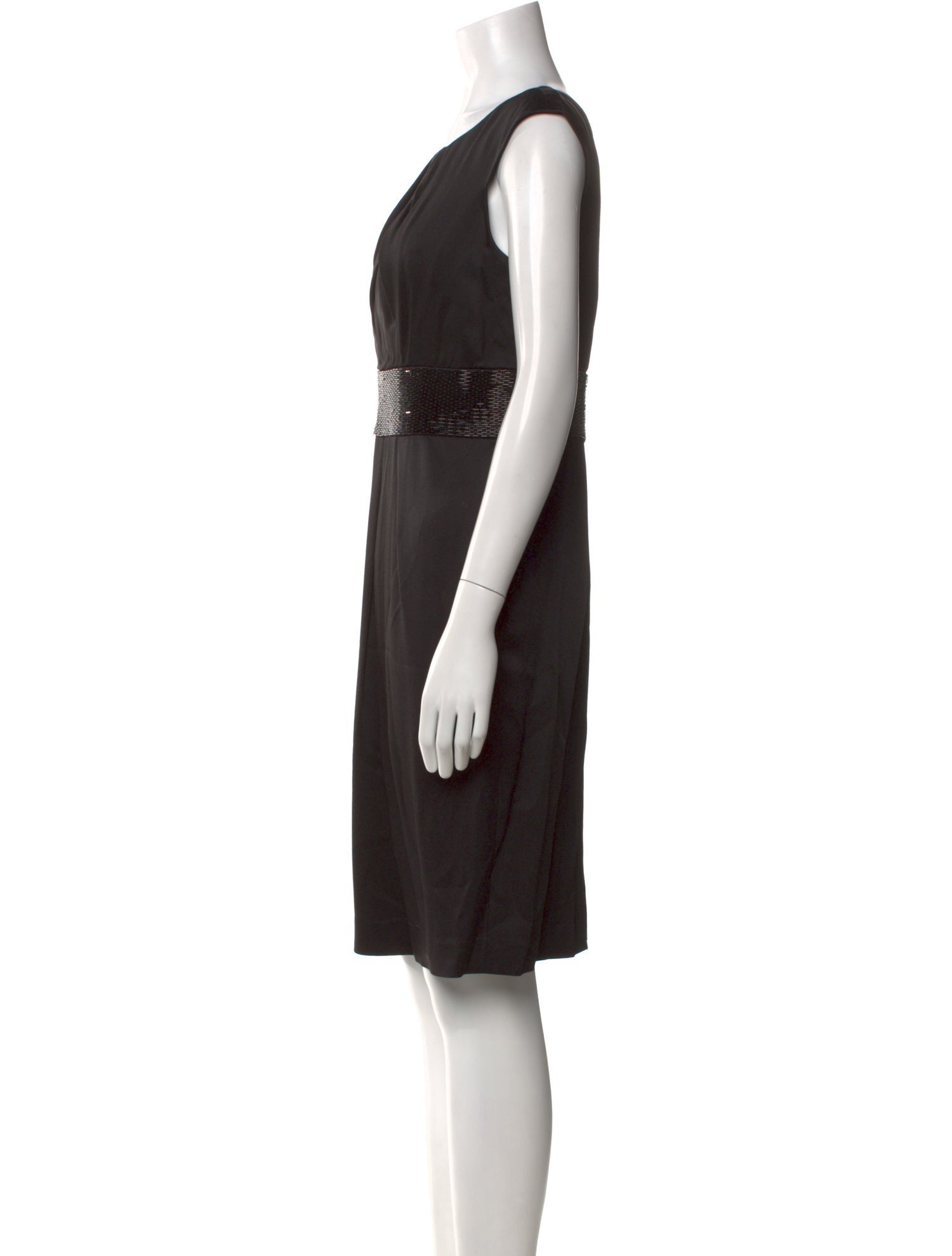 Carmen Marc Valvo Scoop Neck Knee-Length Dress