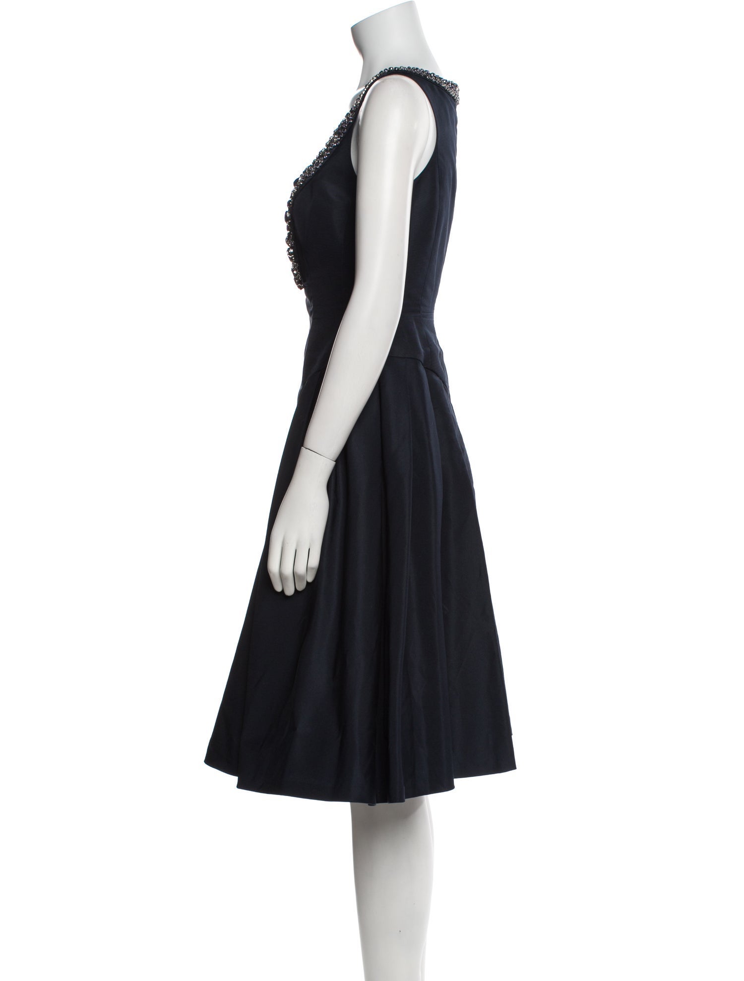 Carmen Marc Valvo Scoop Neck Midi Length Dress