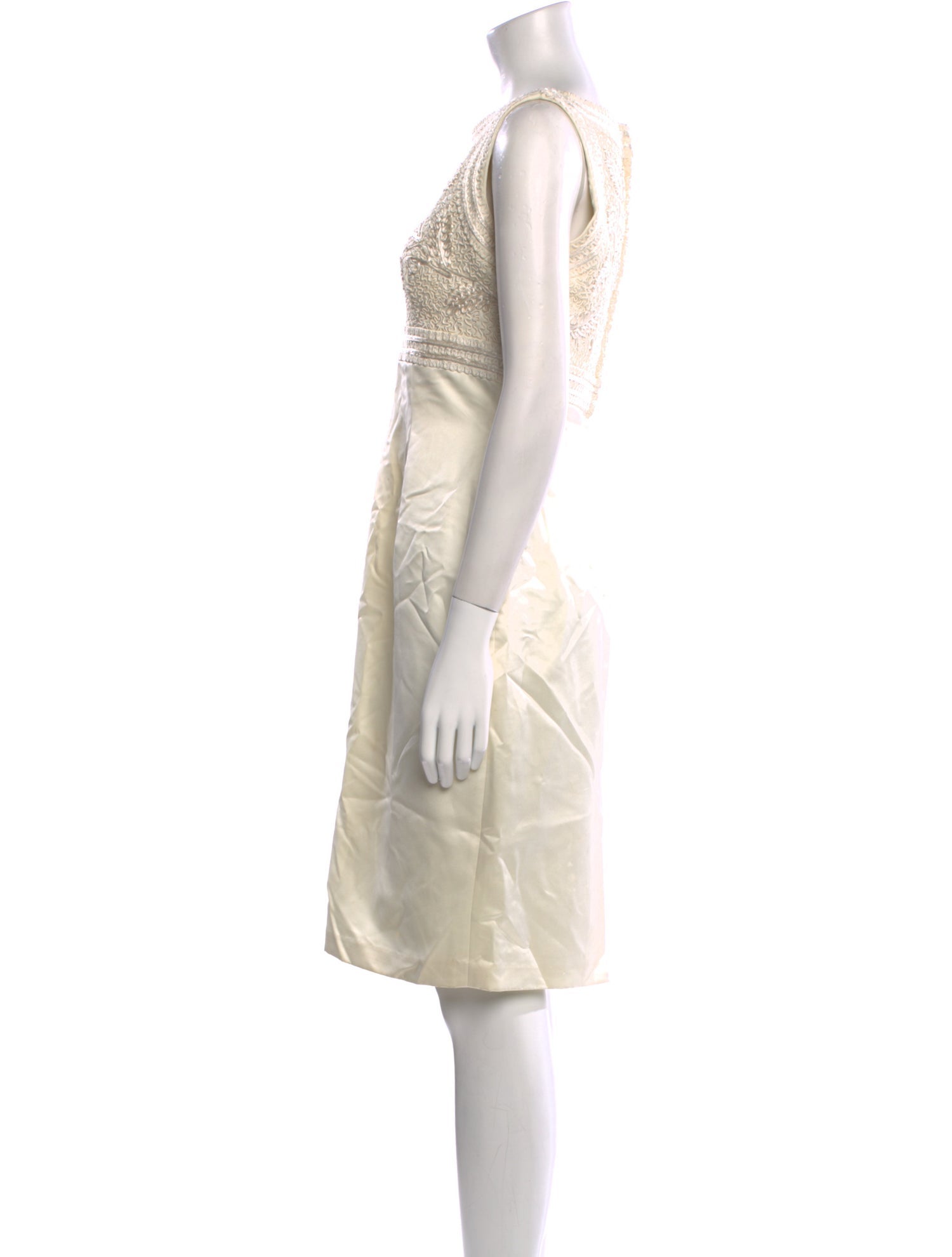 Carmen Marc Valvo Bateau Neckline Knee-Length Dress