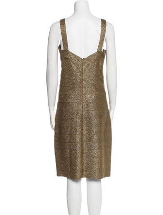 Carmen Marc Valvo Scoop Neck Knee-Length Dress