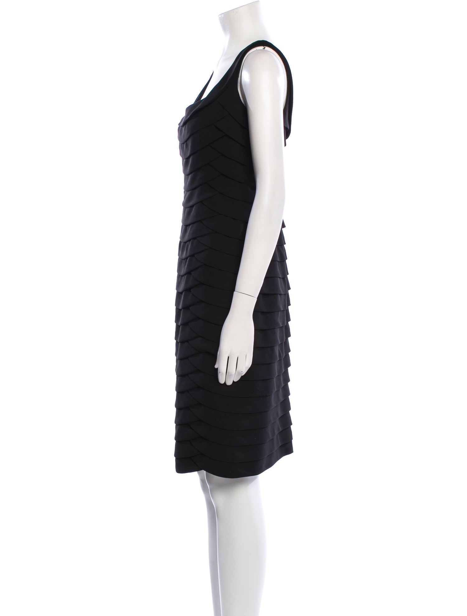 Carmen Marc Valvo Scoop Neck Knee-Length Dress