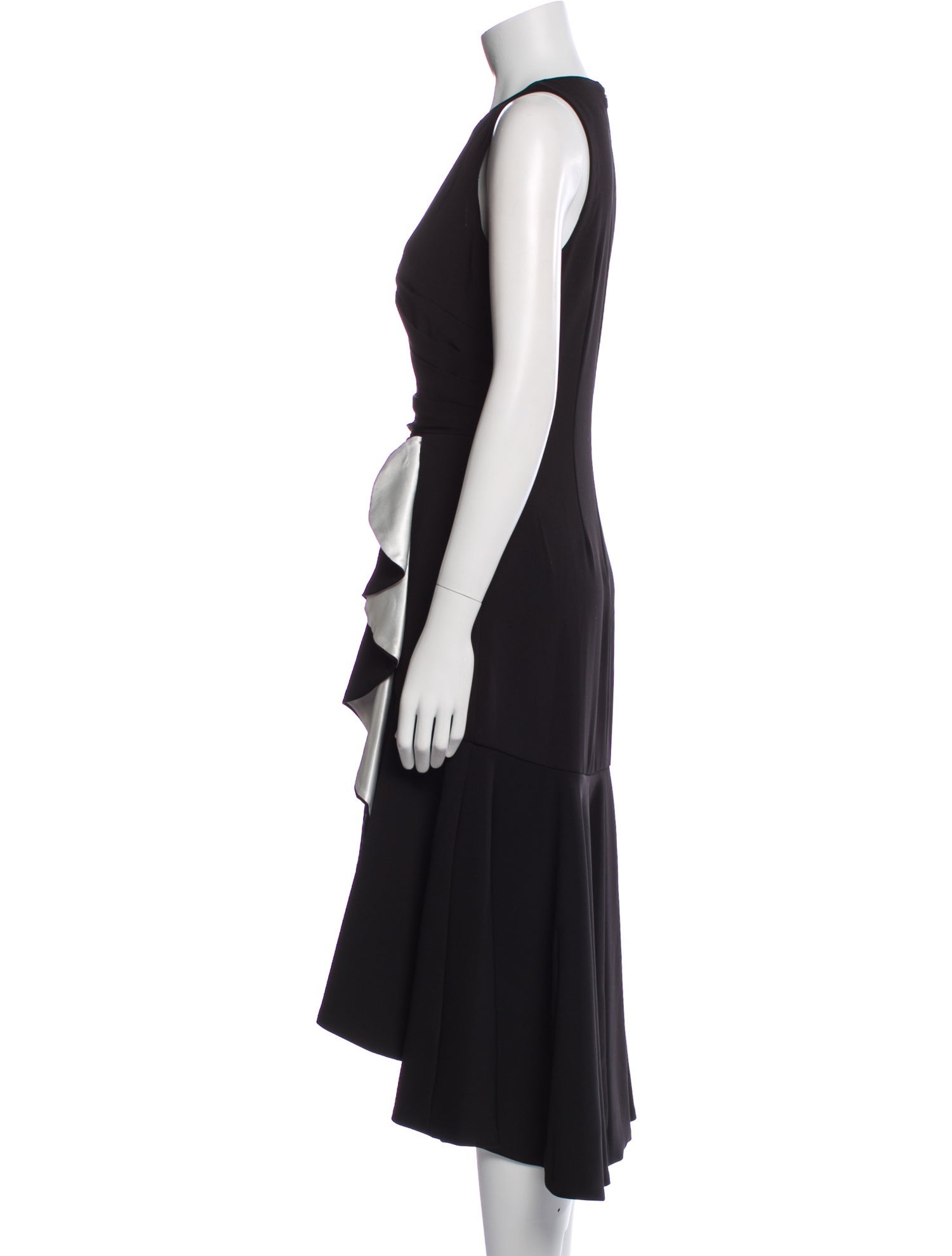Carmen Marc Valvo Crew Neck Long Dress