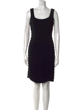 Carmen Marc Valvo Scoop Neck Knee-Length Dress