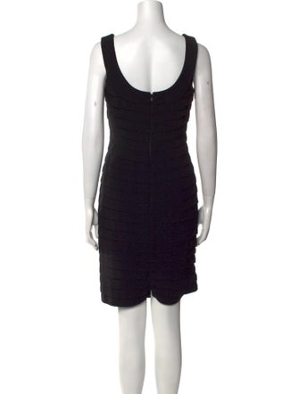 Carmen Marc Valvo Scoop Neck Knee-Length Dress