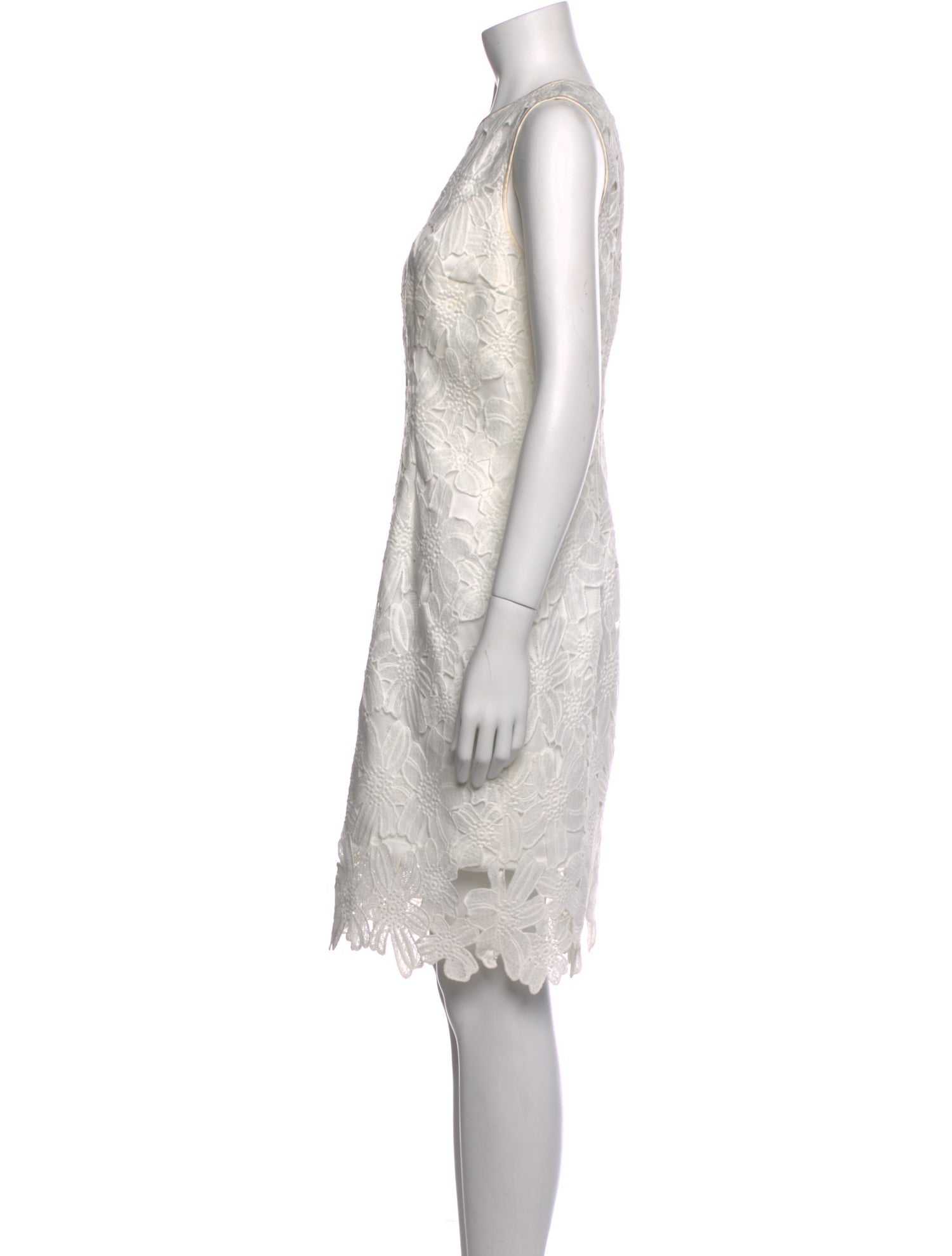 Carmen Marc Valvo Lace Pattern Knee-Length Dress