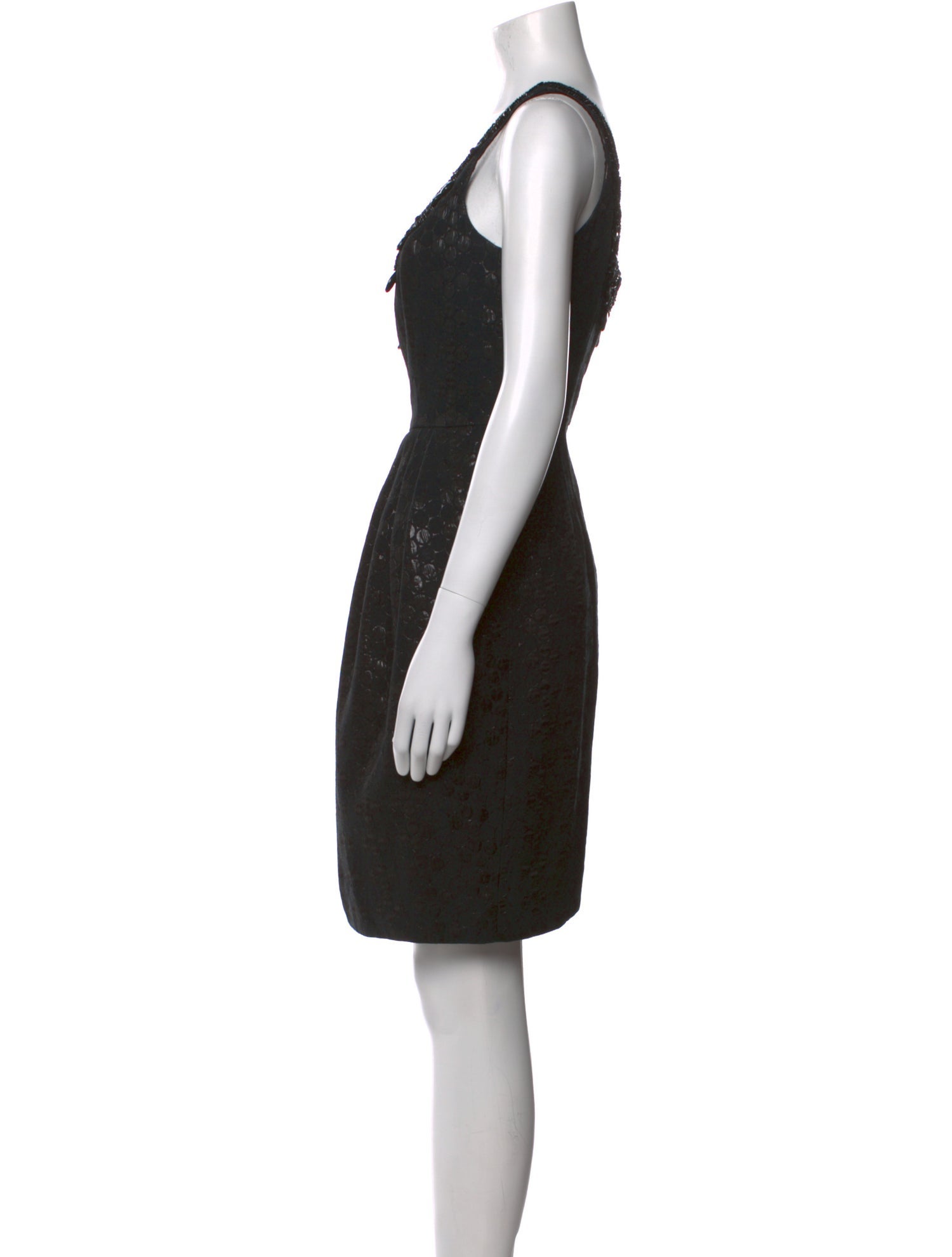 Carmen Marc Valvo Scoop Neck Knee-Length Dress